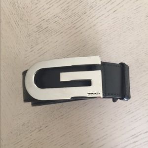 Men Gucci black leather belt